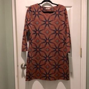 Patterned shift dress three-quarter sleeves
